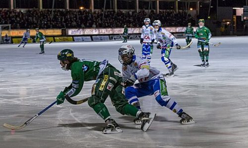 512px-Bandy_game_at_Zinkensdamms_IP